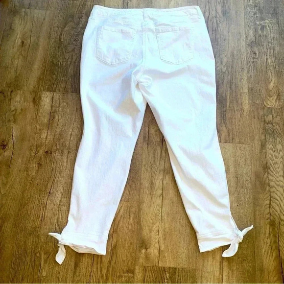 Crown & Ivy White Tie Leg Stretch Jeans Size 14 - Picture 7 of 9